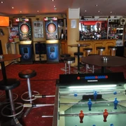 Liquid Soul Bar Blick auf die Dartsscheiben im Liquid SoulView of the dartboards at Liquid SoulVue sur les cibles de fléchettes à Liquid Soul