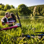 Biker-Paar bei der Rast