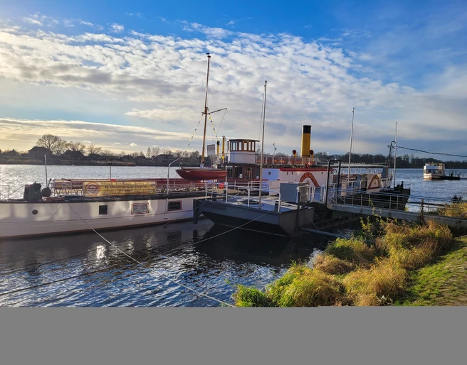 KaiserWilhelm©Dorothee Meyer (13).jpg Der Raddampfer Kaiser Wilhelm liegt vor Lauenburg