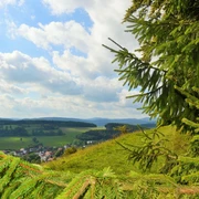 Geschichtspfad mit Blick auf Welleringhausen