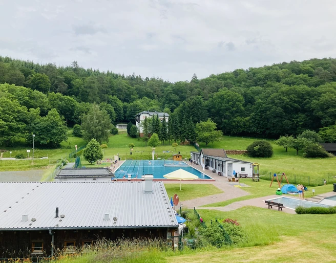 Freibad Schmitten Liegewiese