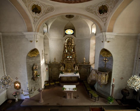 Innenansicht der Katholischen Kirche Burgholzhausen