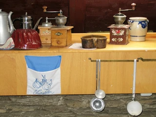 Sammlung alter Küchenutensilien