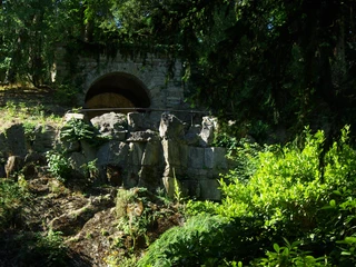 Schlosspark, Grotte