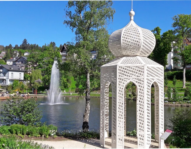 Schwalbenpavillion am Kurweiher