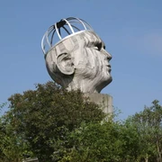 Florian Borkenhagen "Travel a Head" (2001) seit 2003 in Eschborn