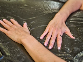 ein Moorbad ist wohltuend für Körper und Geist