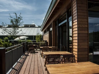 Terrasse des Restaurants Lodge im Opel-Zoo