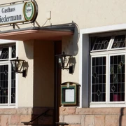 Außenansicht des Gasthaus Wiedermann