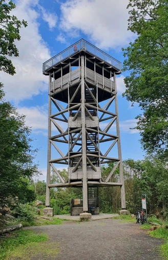 Bild 3: Aussichtsturm auf dem Winterstein
