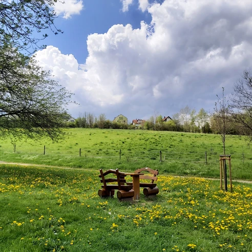 Bank am Radweg in Hettenhain