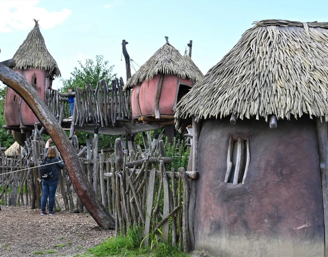 Speeltuin in de dierentuin Spielplatz im Zooplayground at the zooSpeeltuin in de dierentuin