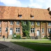 012_Lateinschule_Traufe_Blick_Hof_Nikolaikirche