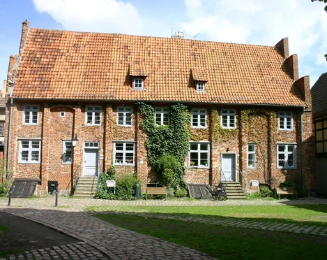 012_Lateinschule_Traufe_Blick_Hof_Nikolaikirche