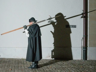 unheimliches-thun-nachtwaechter-schatten.jpg