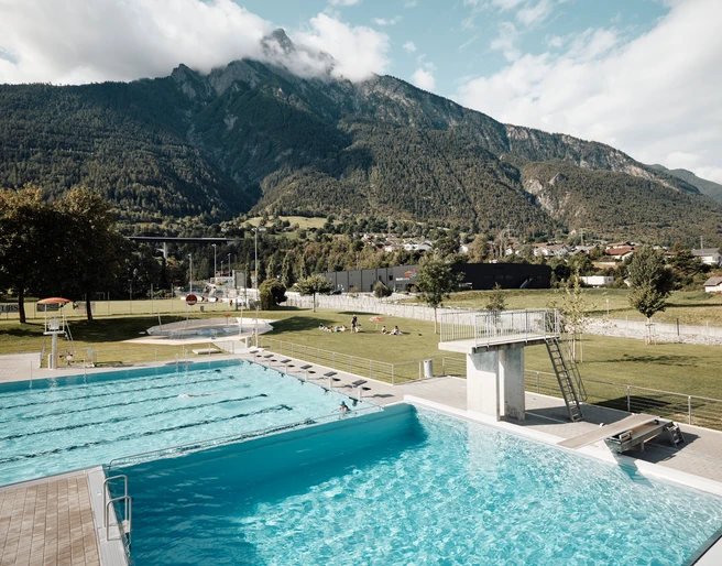 Schwimmbad Geschina_1.jpg