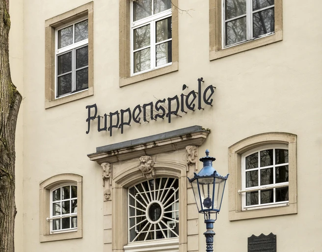 Hänneschen Theater Fassade des Hänneschen-Theaters in KölnFacade of the Hänneschen Theater in Cologne