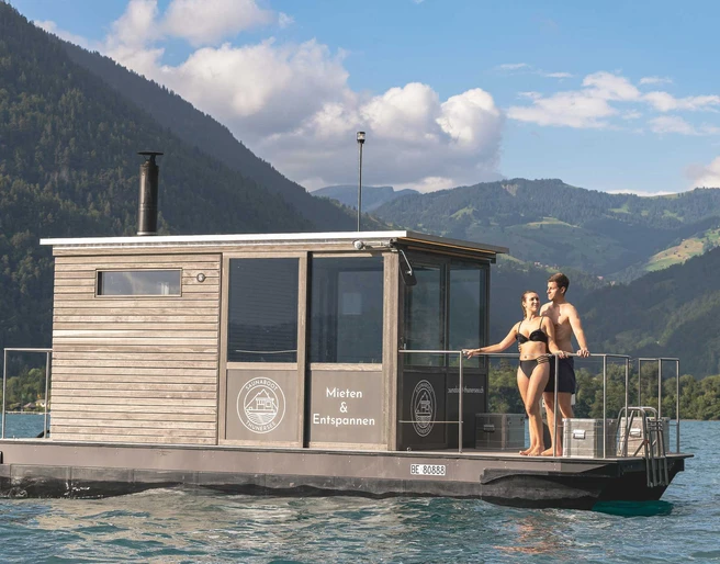 saunaboot-thunersee-paar-neuhaus-wellbeing.jpg