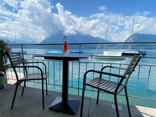 restaurant-eden-beach-tisch-thunersee.jpg