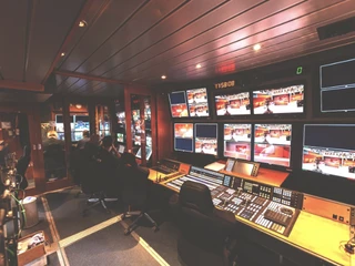 Bildschirmfoto 2024-05-15 um 16.31.16.png TV Produktion: Hinter den Kulissen mit zahlreichen MonitorenTV production: Behind the scenes with numerous monitors