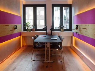Das Pink Noise Podcaststudio 1.jpg Das Pink Noise PodcaststudioThe Pink Noise Podcast Studio