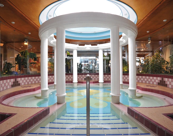 Ith Sole Therme Kaskade.jpg