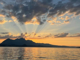 boat-tours-interlaken-thunersee-sonnenuntergang-wolken.jpg