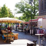 Wochenmarkt_in_Marne.jpg