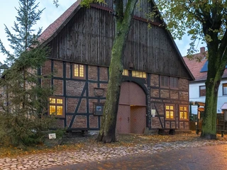 Bad-Driburg_weberhaus_alhausen_06_F.W.W.-Noltenhans.jpg Friedrich Wilhelm Weber Museum Alhausen von außen.