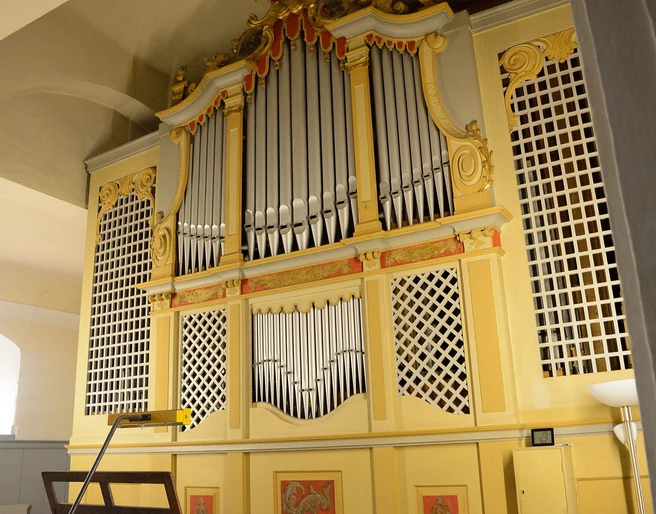 Jehmlich Orgel in der Katharinenkirche Naundorf