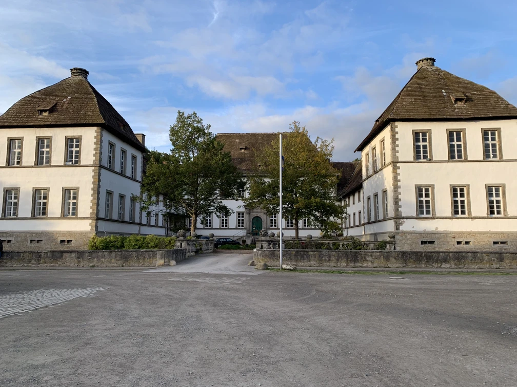 Schloss Bisperode.jpeg