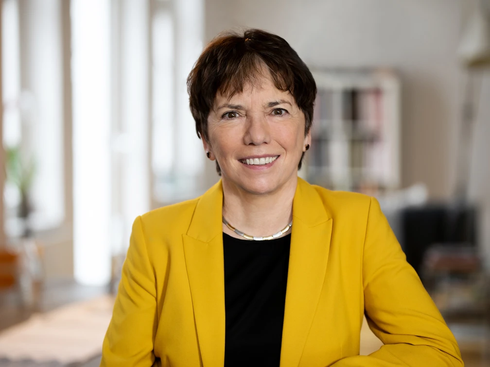 2024 - JuliaBaumgartPhotography_MargotKa_ssmann2024-3784_2 (2).jpg