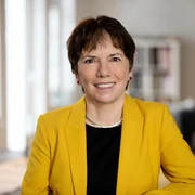 2024 - JuliaBaumgartPhotography_MargotKa_ssmann2024-3784_2 (2).jpg