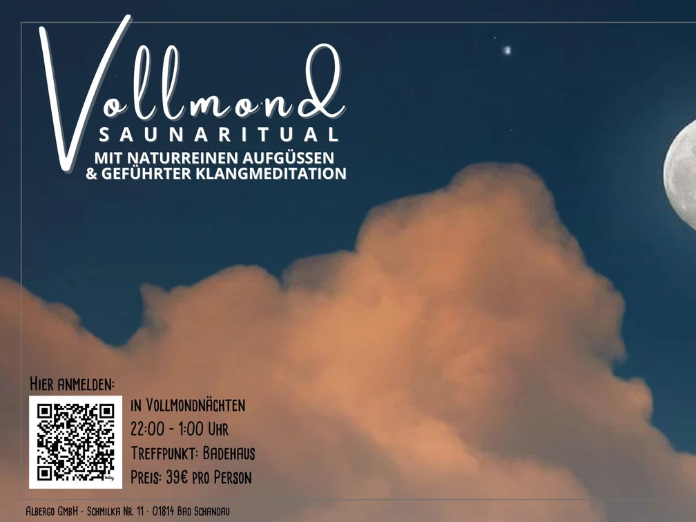 Die Kraft des vollen Mondes - Vollmond-Saunaritual Der Vollmond leuchtet über sanften Wolken, während eine nächtliche Sauna-Meditation beworben wird.