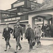 Aus die Schicht 2 1961 Aus die Schicht 2 1961 © Sammlung Weltkulturerbe RammelsbergFrom shift 2 1961 © Sammlung Weltkulturerbe Rammelsberg