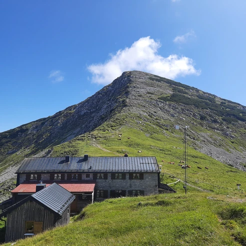 Weilheimer Hütte mit Krottenkopf, Eschenlohe