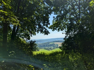 Ausblick auf dem Heldenweg Ausblick in das Leinetal.
