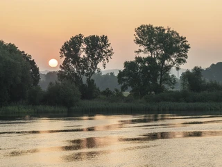 Sunrise on the Elbe in Stove Sonnenaufgang an der Elbe in StoveSunrise on the Elbe in StoveLever de soleil sur l'Elbe à StoveZonsopgang op de Elbe in StoveSolopgang på Elben i Stove