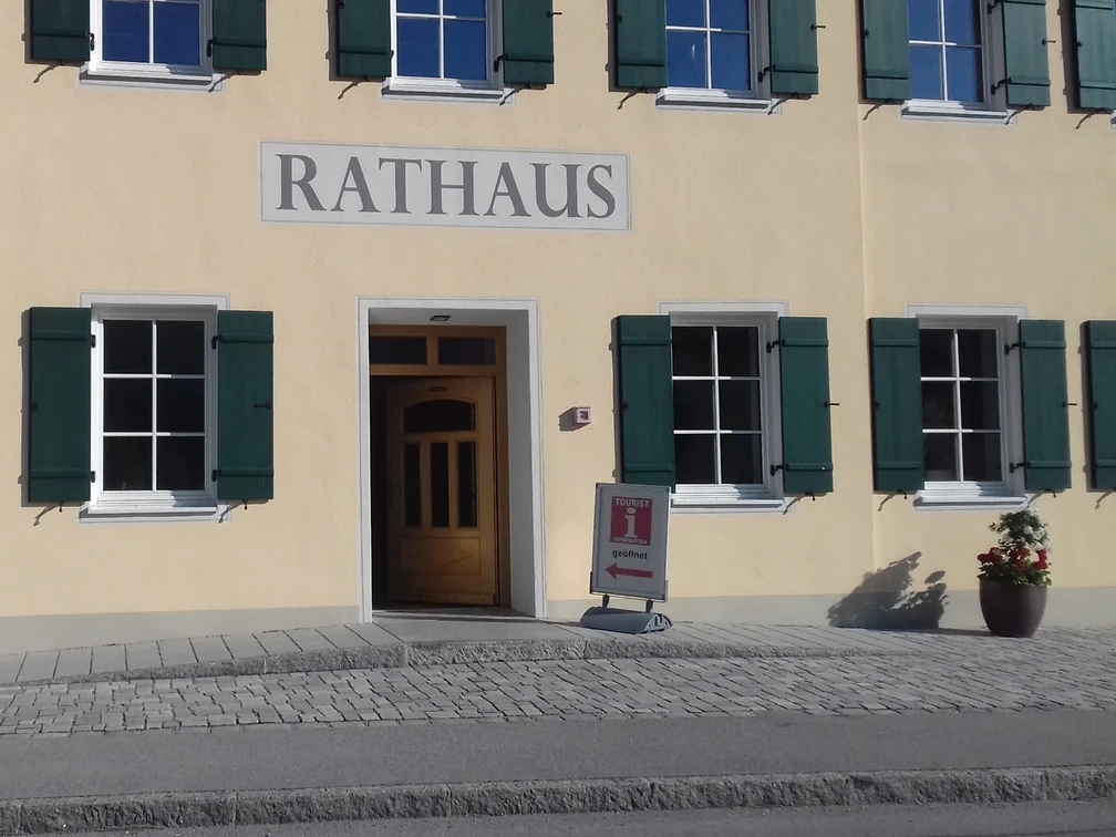 Tourist-Info und Rathaus Eschenlohe