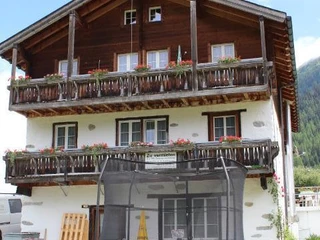 Aussenansicht Sommer 1