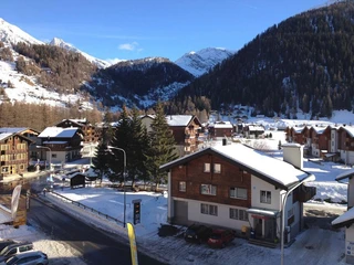 Oberwald, Kristall, Aussicht von Balkon