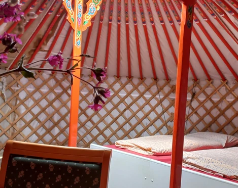 Einblick in das Innere einer mongolischen Jurte