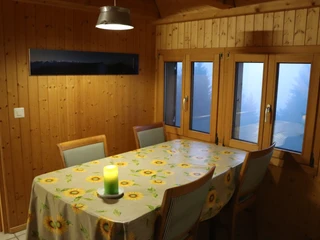 Das gemütliche Wohnzimmer lädt zum Verweilen ein
