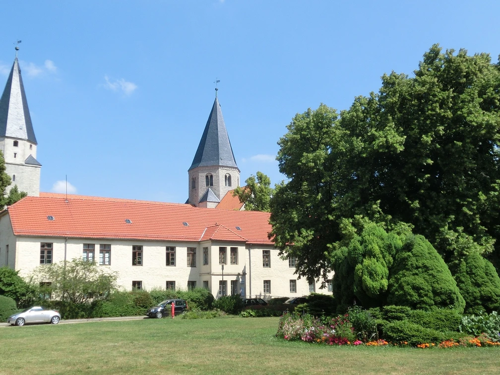 Kaiserdom und Kaiser-Lothar-Linde