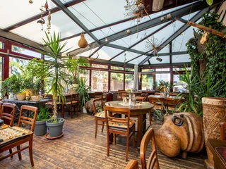 sitzen im Wintergarten