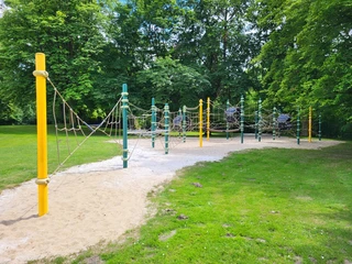 2_Mara Bartsch.jpg Niedrigseilgarten im Freibad Bürgerpark