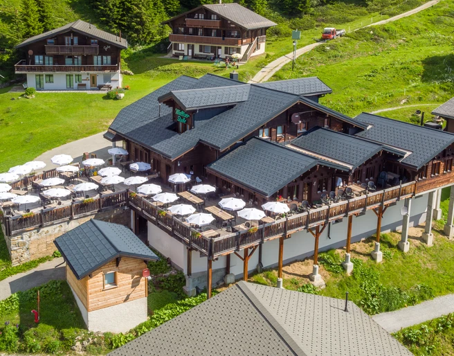 Walliserstube Sommer.jpg