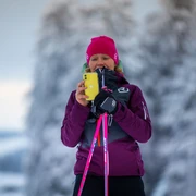 Langläuferin in Willingen macht eine Pause  Langläuferin in Willingen macht eine Pause