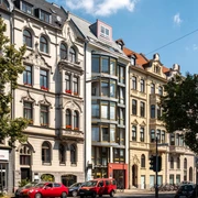 Belgisches Viertel Historische Fassaden mit modernen Elementen entlang der Bismarckstraße im Belgischen Viertel Köln.Historic facades with modern elements along Bismarckstrasse in Cologne's Belgian Quarter.