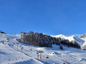 ski-slope-3901020_1280.jpg